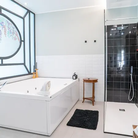 Deluxe Spaccanapoli Pensionat 4*