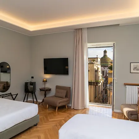 Deluxe Spaccanapoli 4* Nápoles