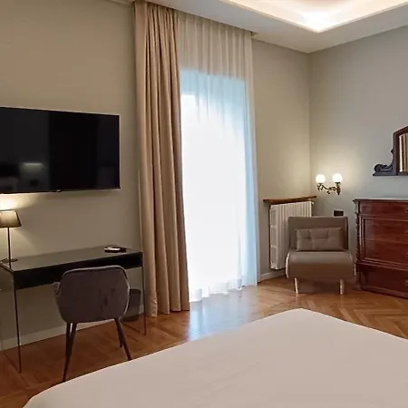 Deluxe Spaccanapoli 4*
