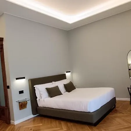 Deluxe Spaccanapoli Konukevi 4*