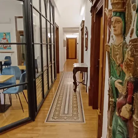 Deluxe Spaccanapoli 4* Napoli