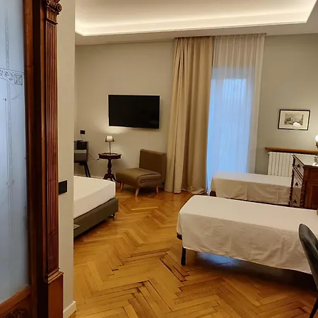 Guest house Deluxe Spaccanapoli Naples