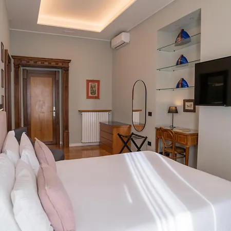 Deluxe Spaccanapoli Konukevi